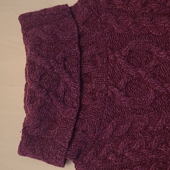 EUC Inis Crafts Irish 100% Merino Wool Cowlneck Turtleneck Purple Knit Sweater - Picture 8 of 11